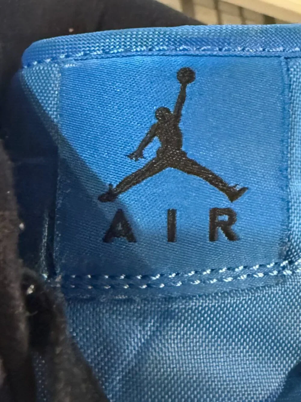 Nike Air Jordan 1 Mid SE 